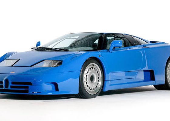 Bugatti EB 110 GT, la supercar che svetta