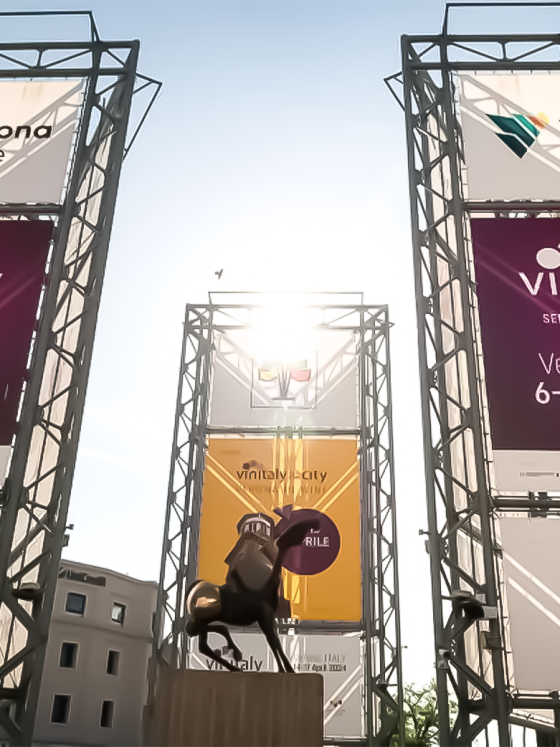 Vinitaly 2025 chiude in bellezza: tra dazi sospesi, vini no-alcol e ritorno del business internazionale