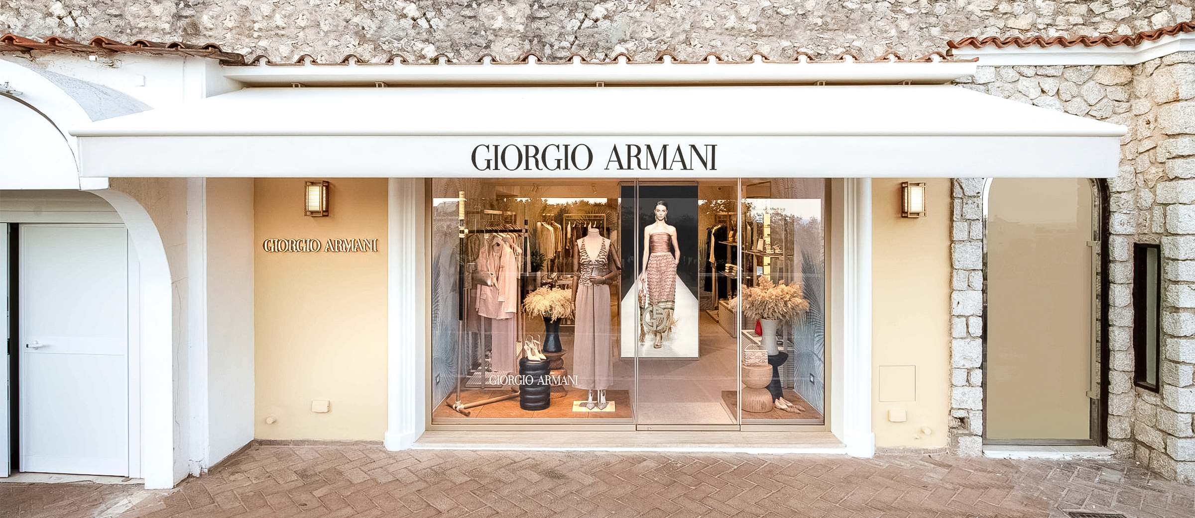 Giorgio Armani ritorna a Capri: un’icona di eleganza tra mare e storia