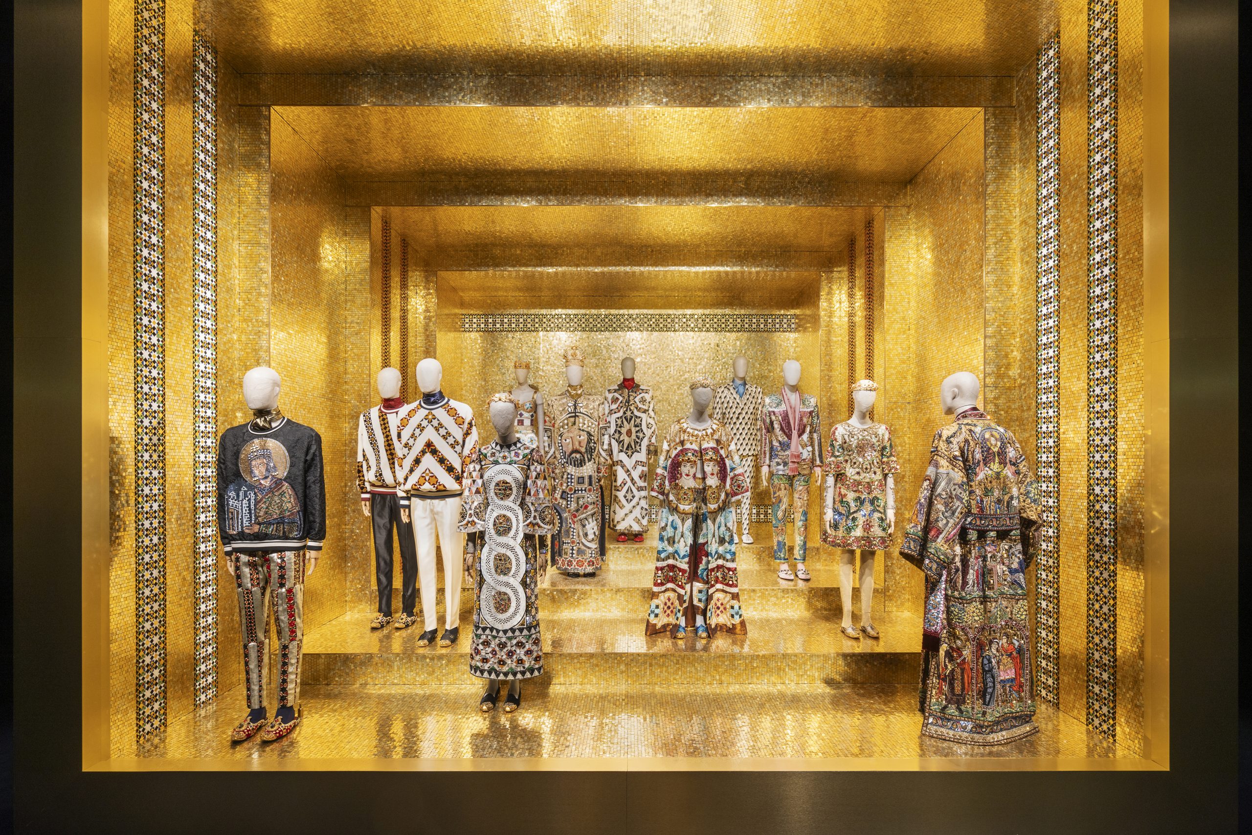 Dal Cuore alle Mani: la magia di Dolce&Gabbana accende Roma in una mostra che incanta