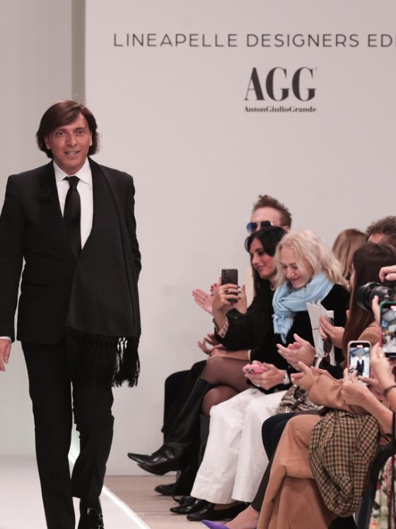 Anton Giulio Grande trionfa alla Milano Fashion Week con l’omaggio a Frida Kahlo